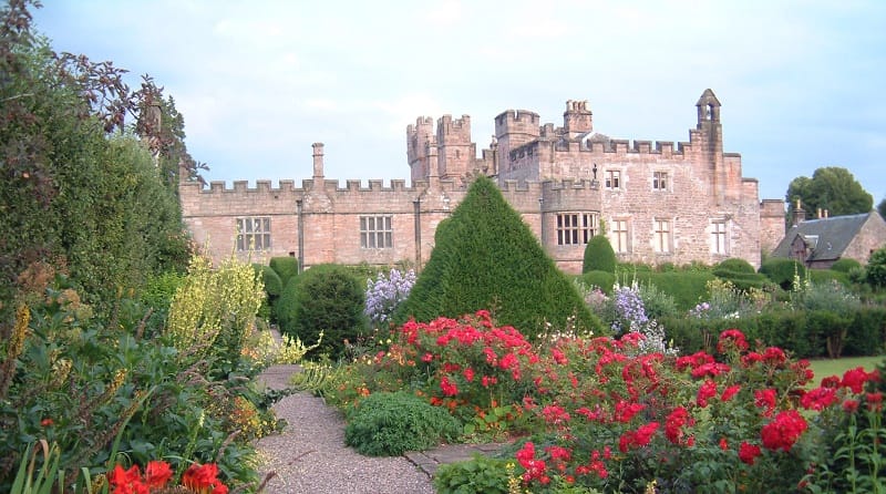 A warning has been issued after festive scammers set up a fake event at Hutton-in-the-Forest. 