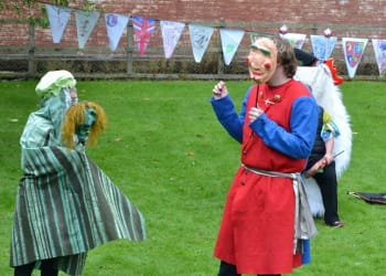 Prism Arts runs free Youth Theatre