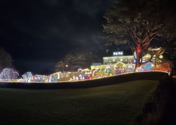 Family raises £20,000 for NSPCC with festive lights