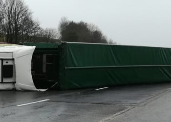M6 southbound closed after crash