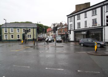 Henry's pub and Ramsay Brow junction