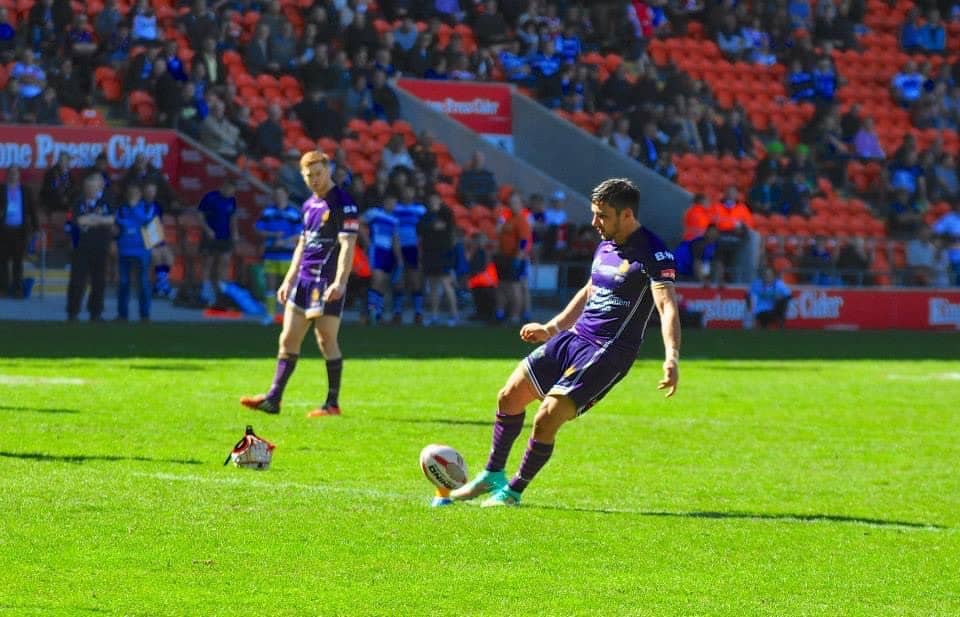 Whitehaven RLFC have announced the signing of former Toulouse five-eighth Louis Jouffret