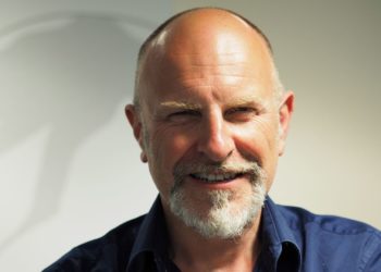 Stand-up comedian Simon Evans to appear in Millom