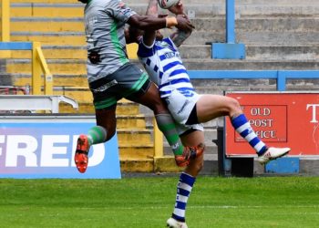 Jessie Joe Parker battles in the air Picture: Ben Challis.
