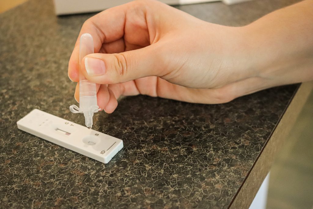 Lateral flow test