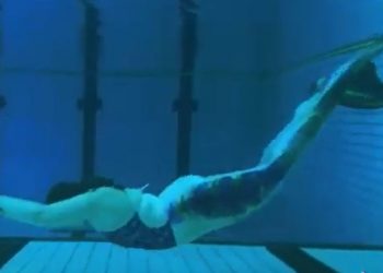 Leah Barton, the North West Mermaid