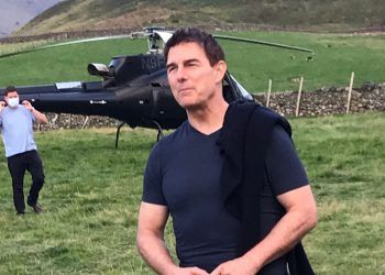 Fans meet Tom Cruise in Lake District while filming Mission Impossible