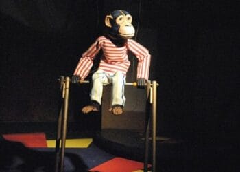 Roll up for the greatest little show on Earth at Upfront Puppet Theatre!