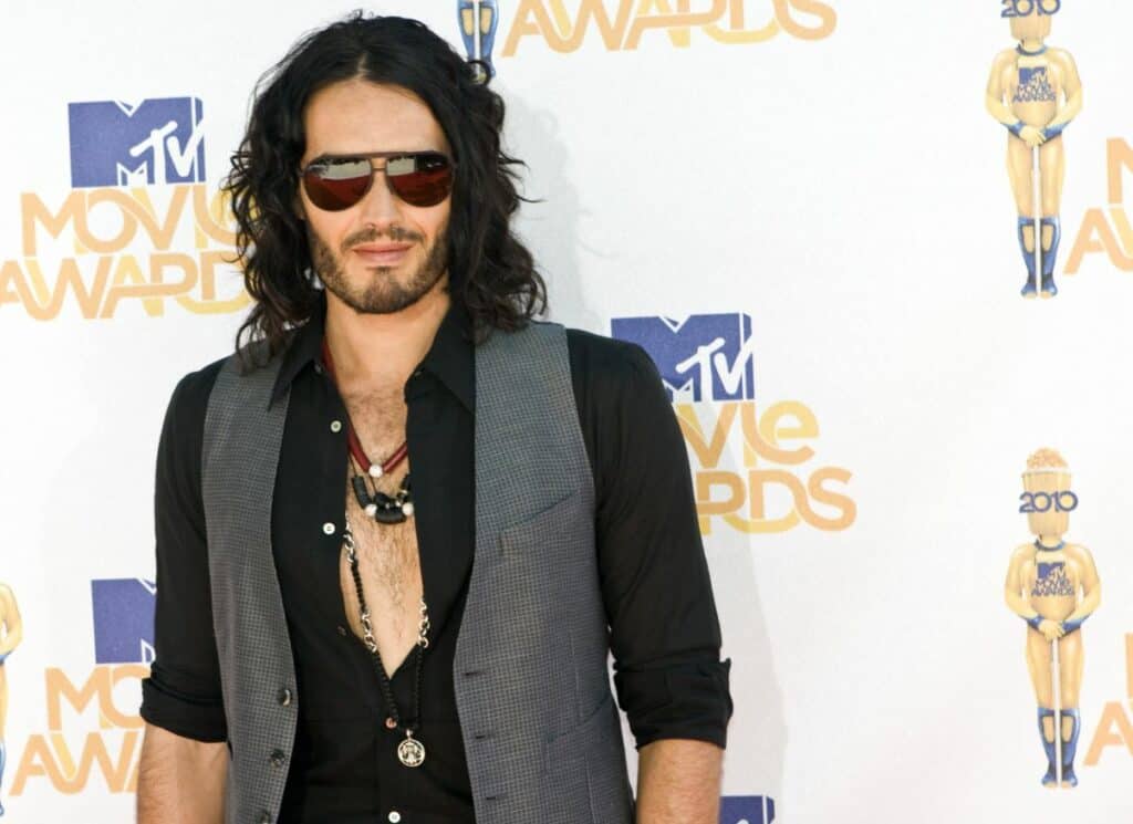 Comedian Russell Brand is to perform a gig in Cumbria. 