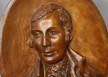 A cast of Robert Burns face, by Robert Shields, is up for auction ahead of Burns Night.