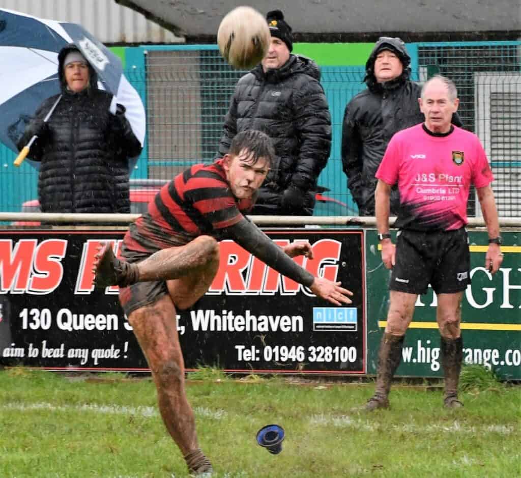 Luca Hiddleston converts. Picture: Ben Challis