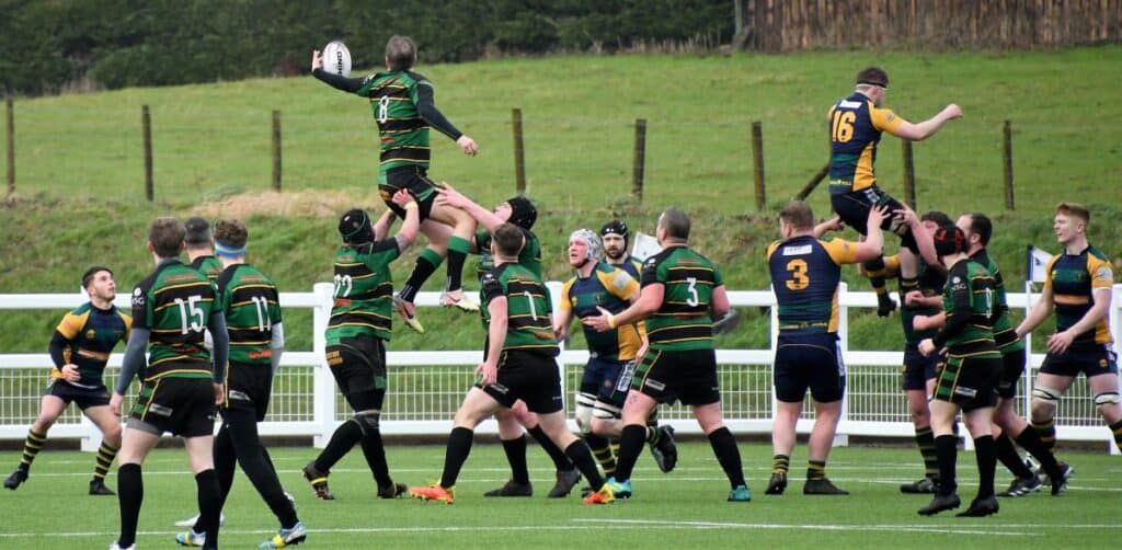 St Benedict's win the line-out. Picture: Ben Challis