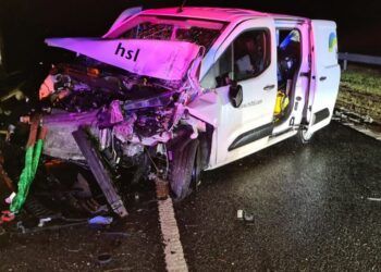 UPDATED: M6 closed after lorry overturns