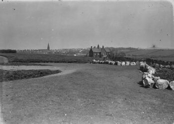 This photograph of nineteenth-century Barrow Park shows Piel View House in the centre