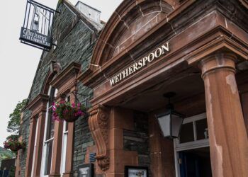 Controversial Lake District beer garden ordered to shut at 6pm