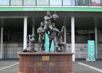 My first game of rugby league….Give it to Gus!