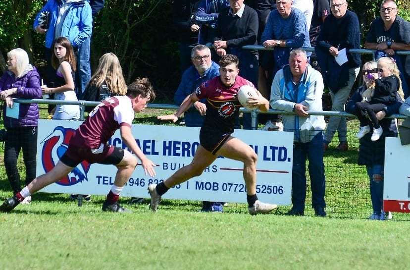 Billy Southward on his way over for a Seaton try.