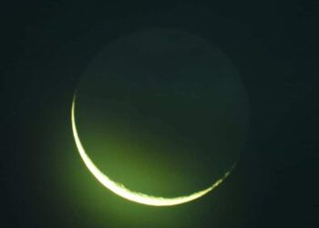Mysterious glowing green moon images captured in Cumbria