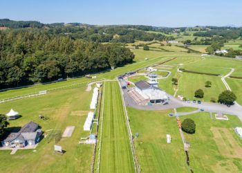 Prestigious award for Cartmel Racecourse team