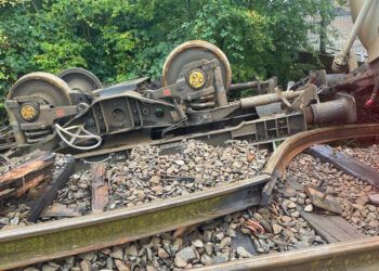 VIDEO: Engineers continue to recover derailed train near Carlisle