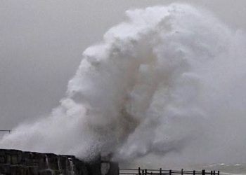 Is this just fanta-sea? Queen’s Brian May loves Cumbrian man’s uncanny wave image