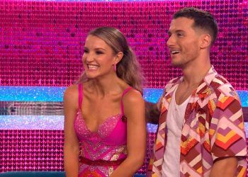 VIDEO: Helen Skelton’s battle for Blackpool with sizzling salsa on Strictly