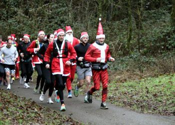 In pictures: Festive support for Gary McKee’s 357th marathon