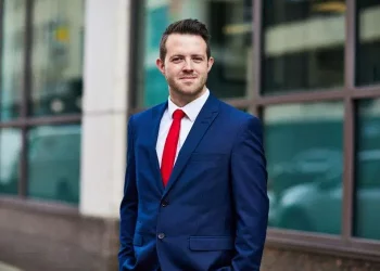 How can businesses cope with rising interest rates?
