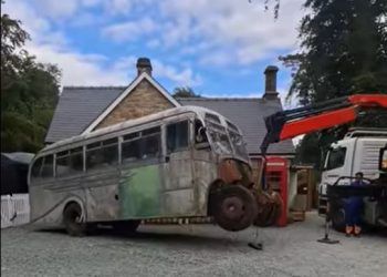 Bassenthwaite Lake Station welcomes vintage bus