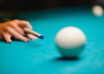 Classic billiards match defeats local legend
